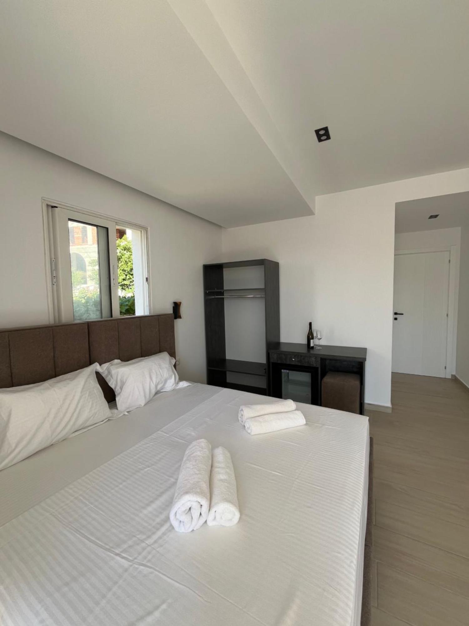 Del Mare Hotel Sarandë Eksteriør billede