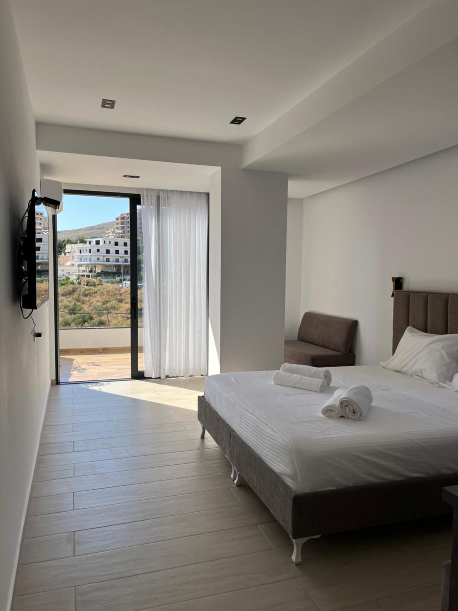 Del Mare Hotel Sarandë Eksteriør billede