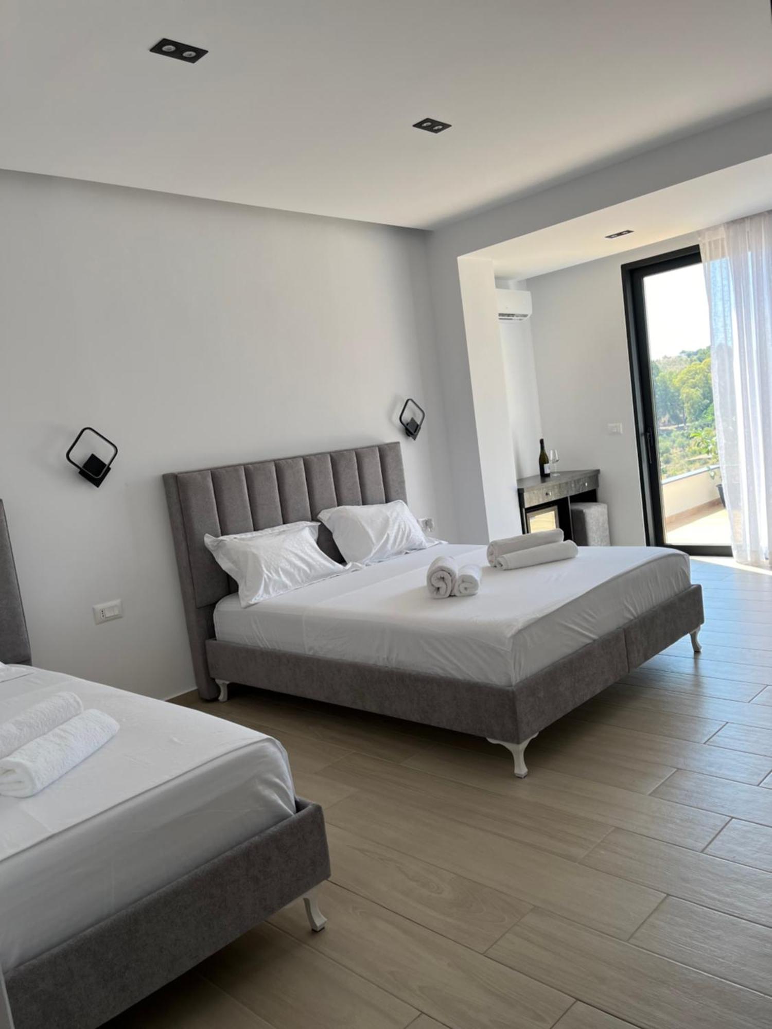 Del Mare Hotel Sarandë Eksteriør billede